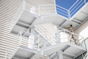 00 miniatura mantenimiento escalera empresa retail granollers ingrup diseno construccion