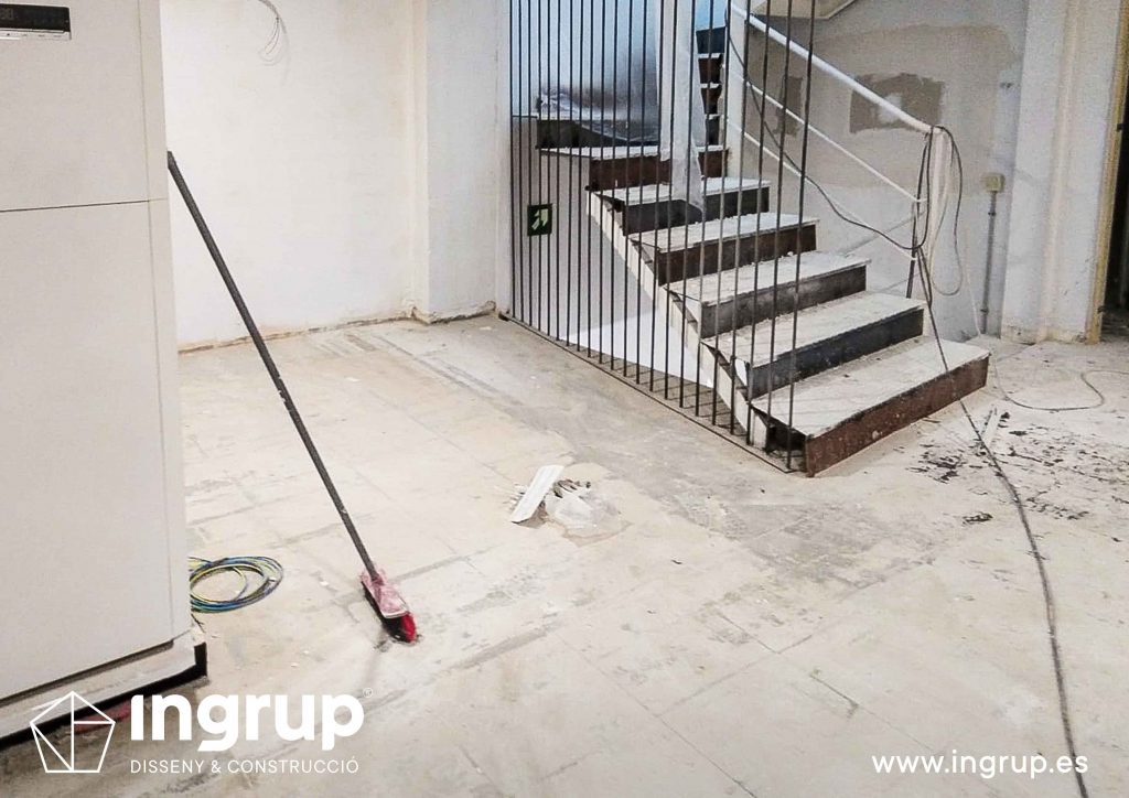 0001 ingrup estudi obra y construccion diseno reforma granollers barcelona preparacion suelo para aplicacion de microcemento