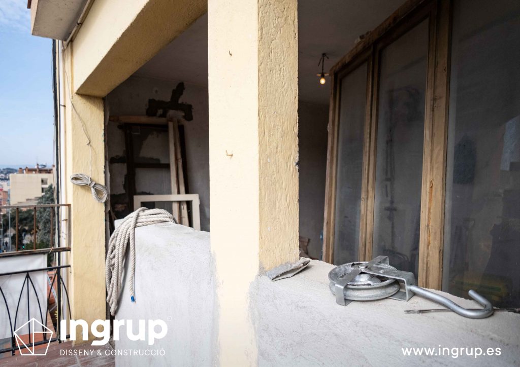0004 reforma integral vivienda ingrup estudi diseno construccion granollers barcelona obra reforma nueva apertura exterior balcon cerramiento aluminio
