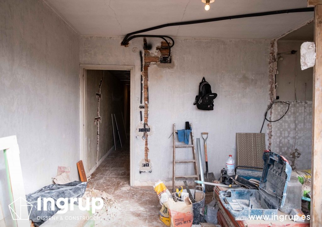 0005 reforma integral vivienda ingrup estudi diseno construccion granollers barcelona obra reforma derribo de paredes espacio diafano instalacion electrica