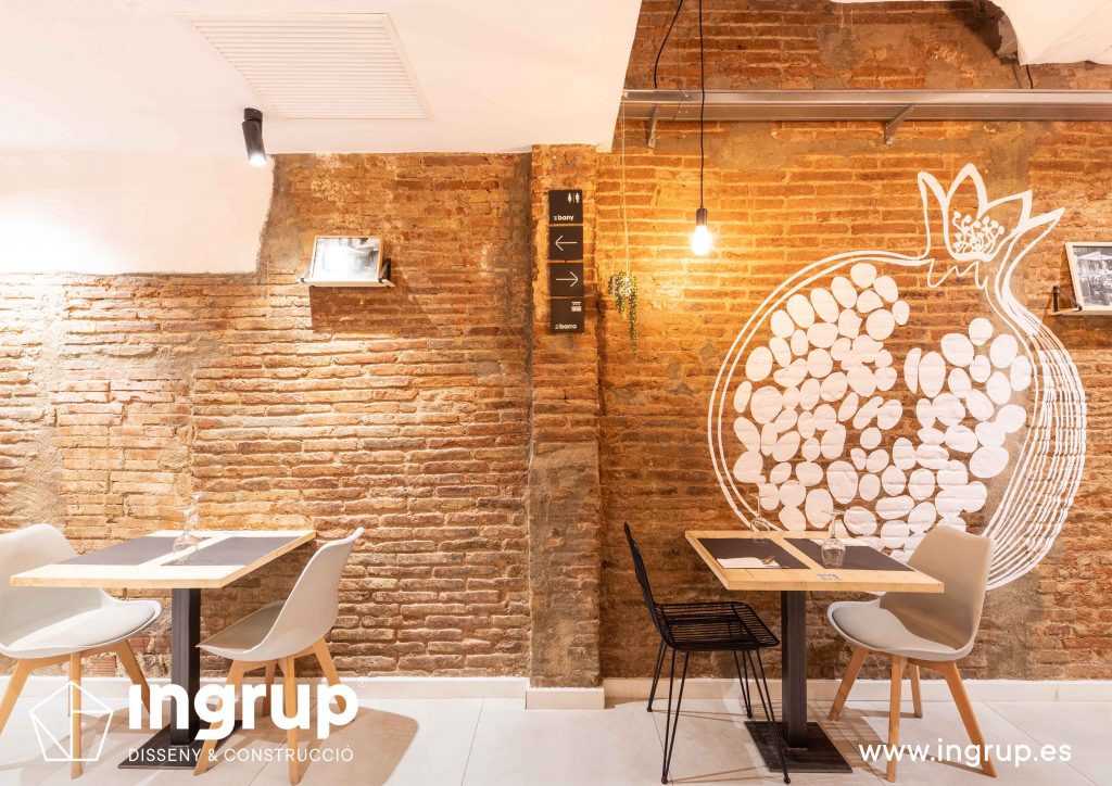 0011 la magrana restaurante ingrup estudi diseno construccion granollers barcelona obra reforma interiorismo detalles decoracion vinilo de corte señaletica mobiliario iluminacion