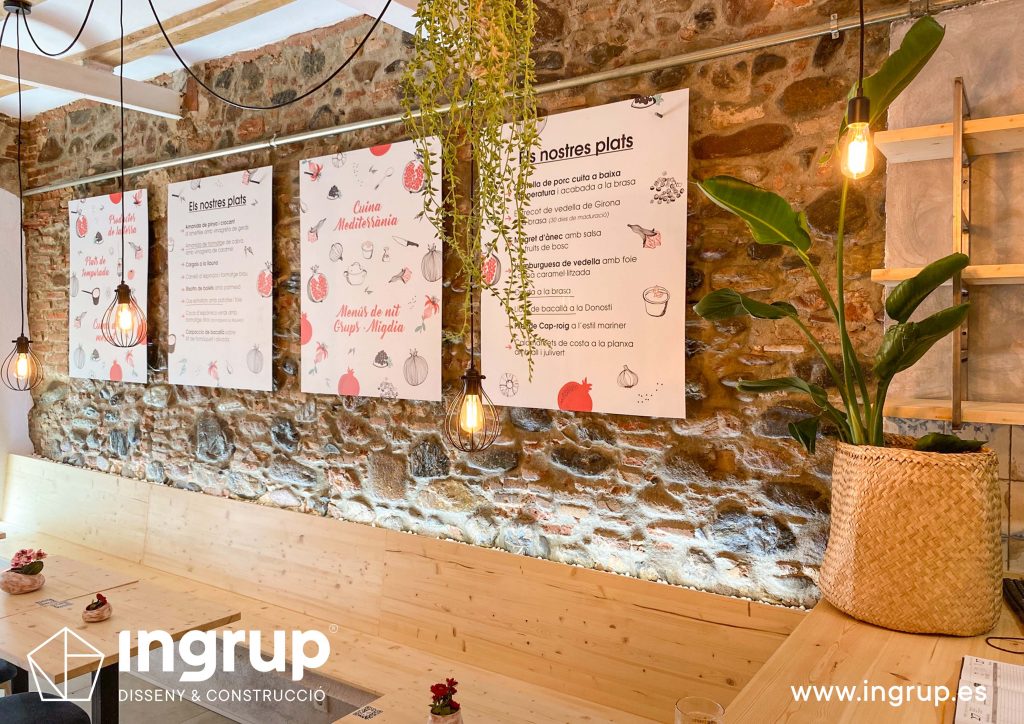 004 la magrana restaurante cuina meditarrania ingrup estudi diseno construccion granollers barcelona obra reforma interiorismo detalle rotulacion interior banco madera macizo mobiliaario a medida
