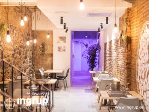 008 la magrana restaurante ingrup estudi diseno construccion granollers barcelona obra reforma interiorismo comedor interior nuevo iluminacion mobiliario a medida ladrillo visto decoracion vinilos