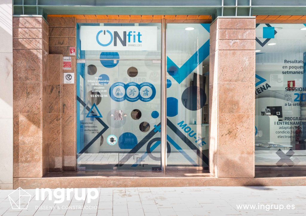 01 rotulacion exterior local comercial gimnasio ingrup estudi diseno construcion granollers barcelona vinilo impresion corte transparente rotulo cristalera instalacion