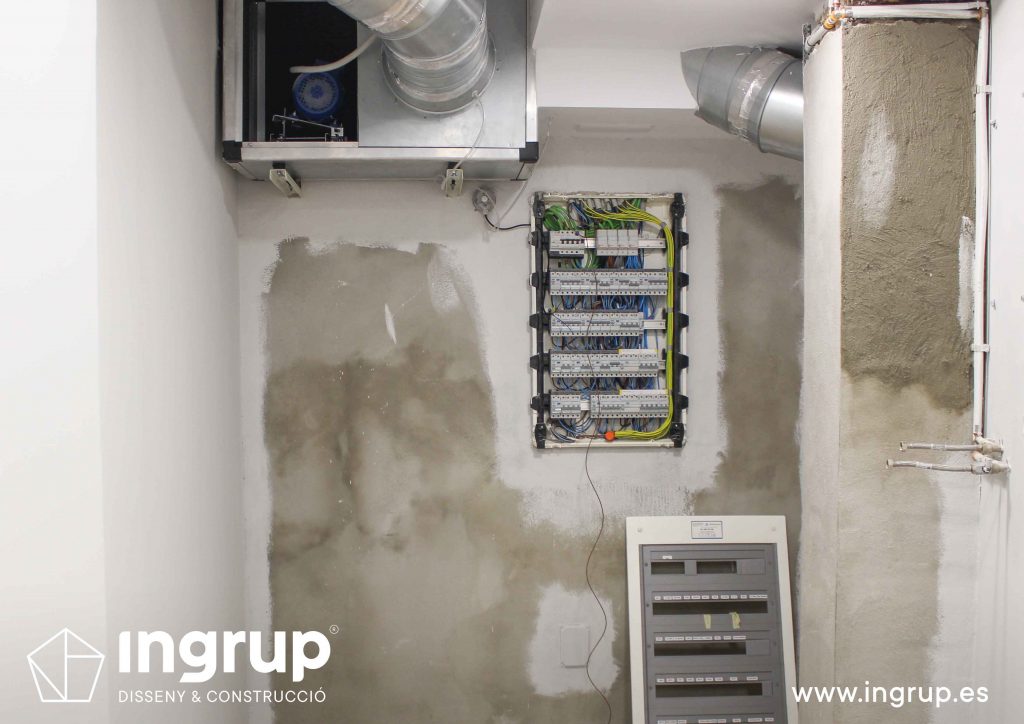 instalaciones-electricas-luz-lampisteria-ingrup-estudio-diseno-construccion-retail-granollers-barcelona