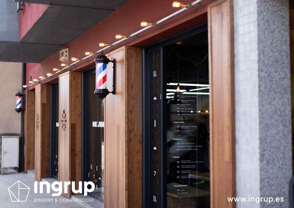 revestimientos-fachada-madera-natural-instalacion-fabricacion-ingrup-estudi-diseno-construccion-retail-rotulacion-servicios-industriales