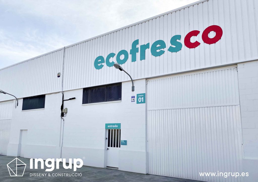 04 fachada principal rotulacion corporeas pintura industrial señaletica ingrup estudio diseno retail granollers barcelona nave industrial gran formato