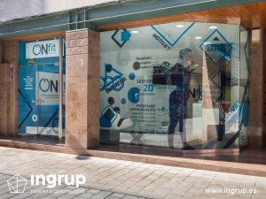 04 rotulacion exterior local comercial gimnasio ingrup estudi diseno construcion granollers barcelona vinilo impresion corte transparente rotulo cristalera instalacion retail