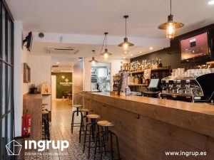 06 despues diseno barra madera encontros ingrup estudi granollers construccion