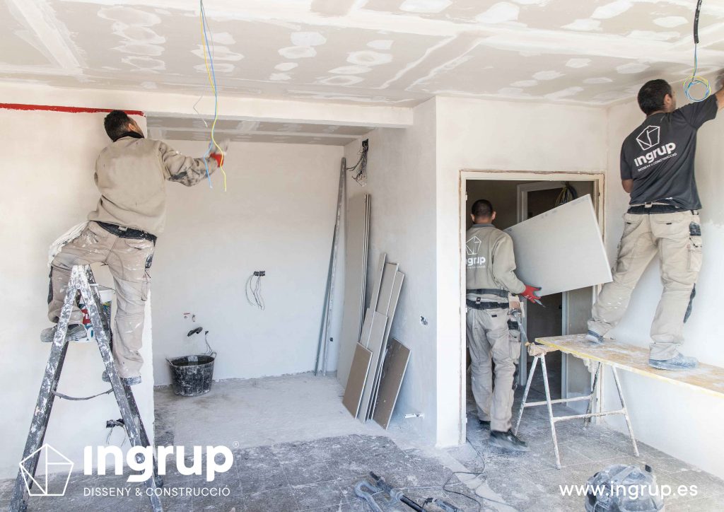 06 obra reforma piso vivienda ingrup estudi granollers diseno construccion operarios pladur electricidad fontaneria pintura