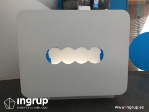 07 detalle estado deteriorado del mostrador anterior ingrup estudi granollers retail vinilos impresion rotulacion