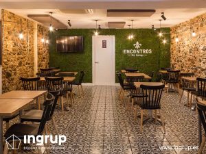 08 despues comedor encontros jardin vertical ingrup estudi granollers