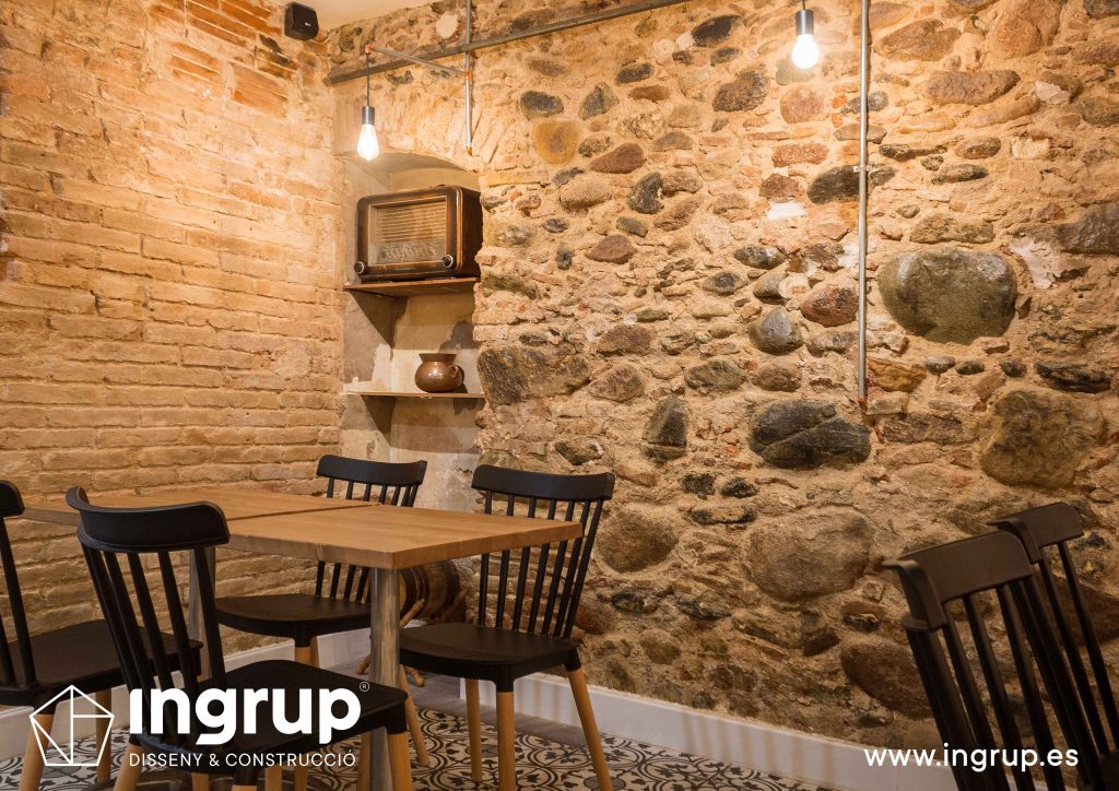 11 ingrup estudi obra y construccion diseno reforma granollers barcelona gastrobar encontros detalle alacena antigual con interiorsimo nuevo iluminacion a medida