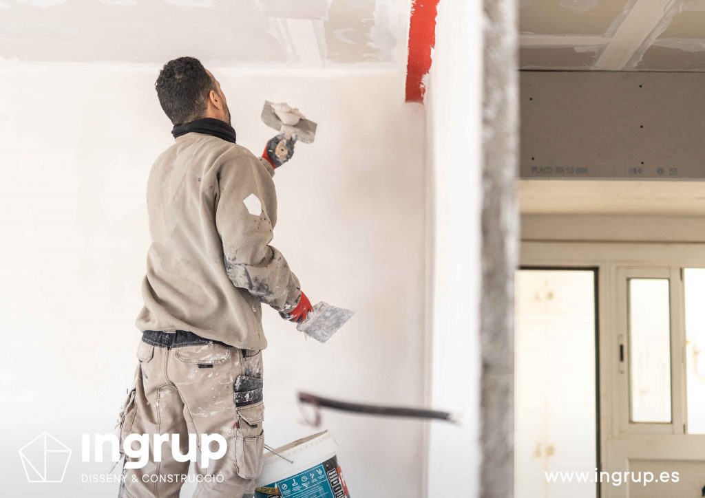 11 obra reforma piso vivienda ingrup estudi diseno construccion operario alisado techo continuo pladur