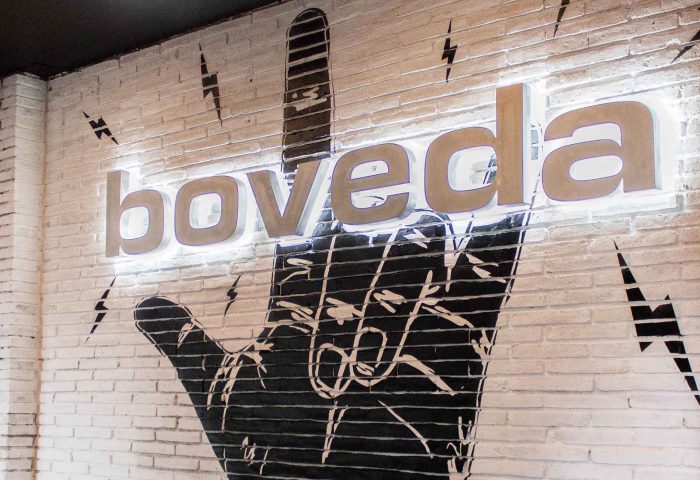 18 rotulacion slider ingrup estudi diseno construccion retail granollers barcelona corporeas vinilos led retroiluminacion cajon luminoso madera pvc metacrilato rotulos