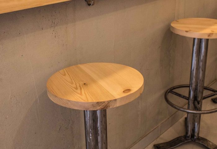 25 diseno mobiliario a medida ingrup estudi granollers barcelona construccion retail madera estructura hosteleria comercial sillas mesas taburetes barras mostradores stands