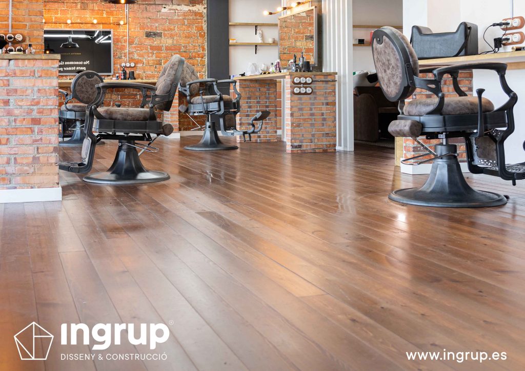 colocacion pavimento madera maciza ingrup estudi construccion granollers barcelona