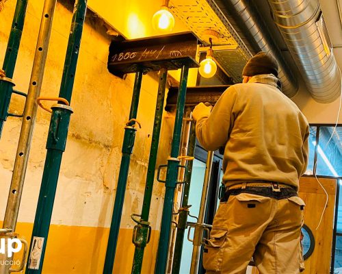 02 operario colocacion bigas soporte estructural ingrup estudi cons