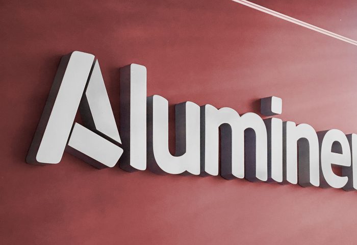 02 slider aluminera letras corporeas nave industrial elevador operarios ingrup estudi diseno construccion retail rotulacion granollers barcelona