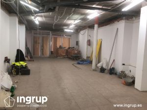 03 antes entrada local comercial limpieza saneamiento distribucion ingrup estudi diseno construccion retail rotulacion interiorismo granollers barcelona