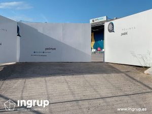 03 antes entrada principal instalaciones deportivas ohapadel rotulacion limpieza vinilo ingrup estudi granollers diseno construccion retail
