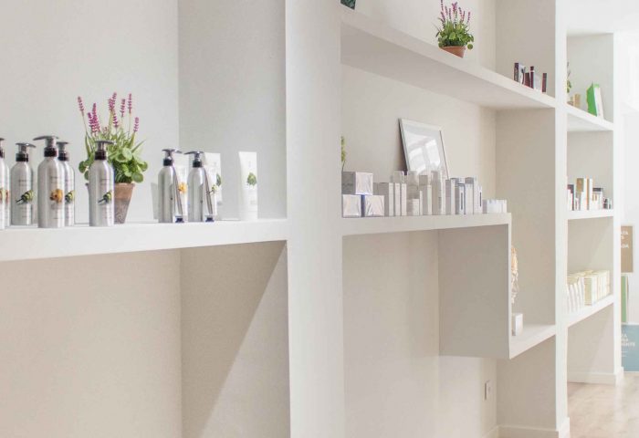 03 estanterias pladur acabados calidad a medida pintura decorativa mimat dermoestetica ingrup estudi diseno construccion retail granollers barcelona