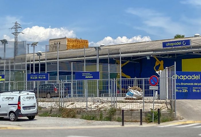 03 rotulación integral retail vinilo impreso retroiluminado padel ohapadel ingrup estudi diseno construccion instalaciones deportivas