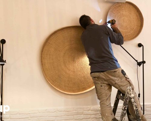 08 operario colocacion decoracion paredes ingrup estudi construccion diseno retail granollers barcelona