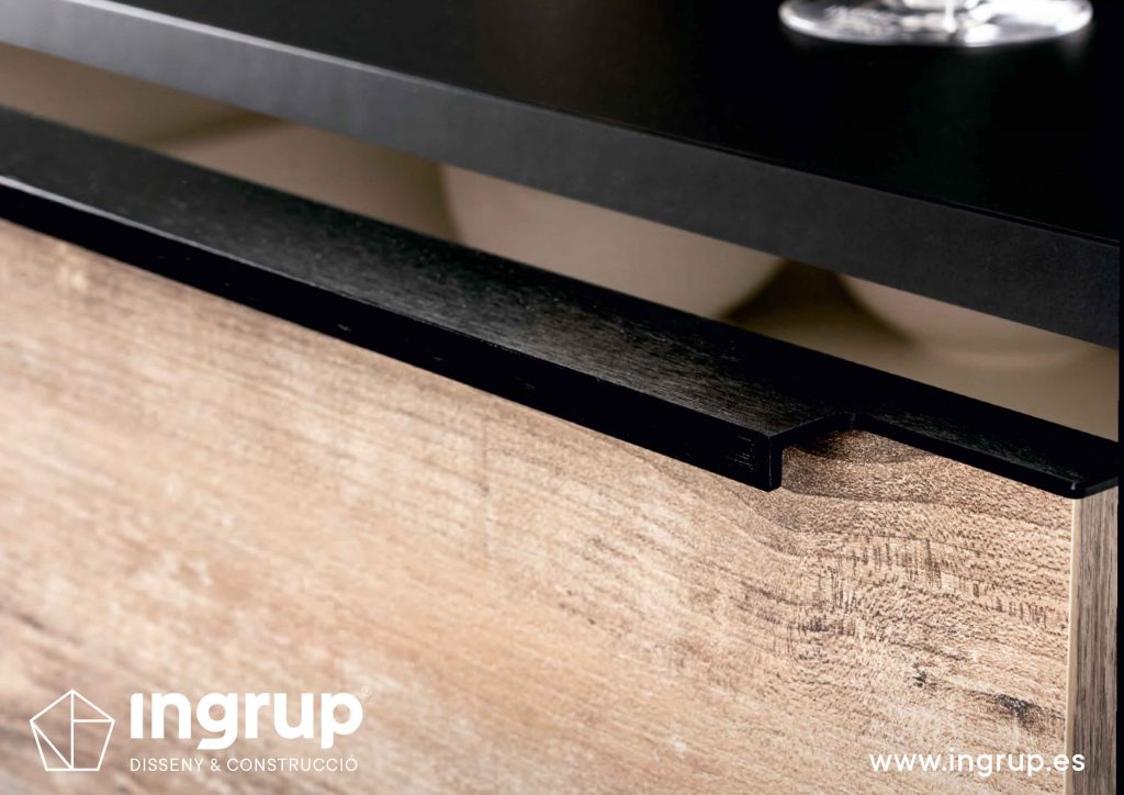detalle-tirador-cocina-rekker-ingrup-estudi-diseno-contruccion-retail-cocinas-granollers-barcelona