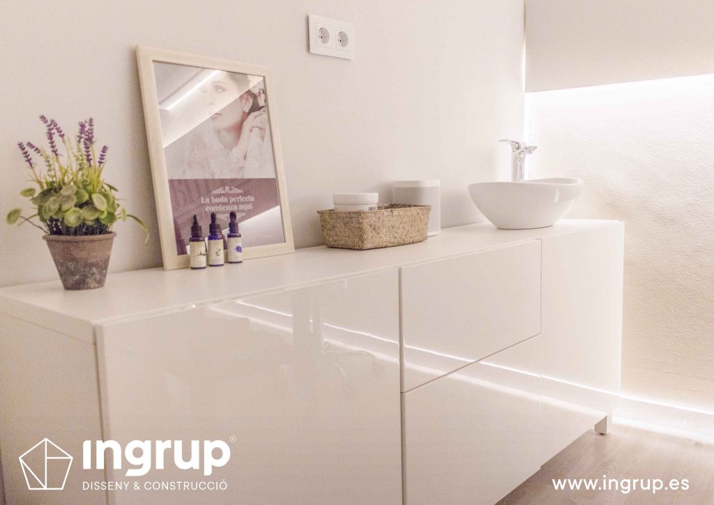 10 mobiliario interiorismo mueble mimat dermoestetica iluminacion ingrup estudi diseno construccion retail granollers barcelona