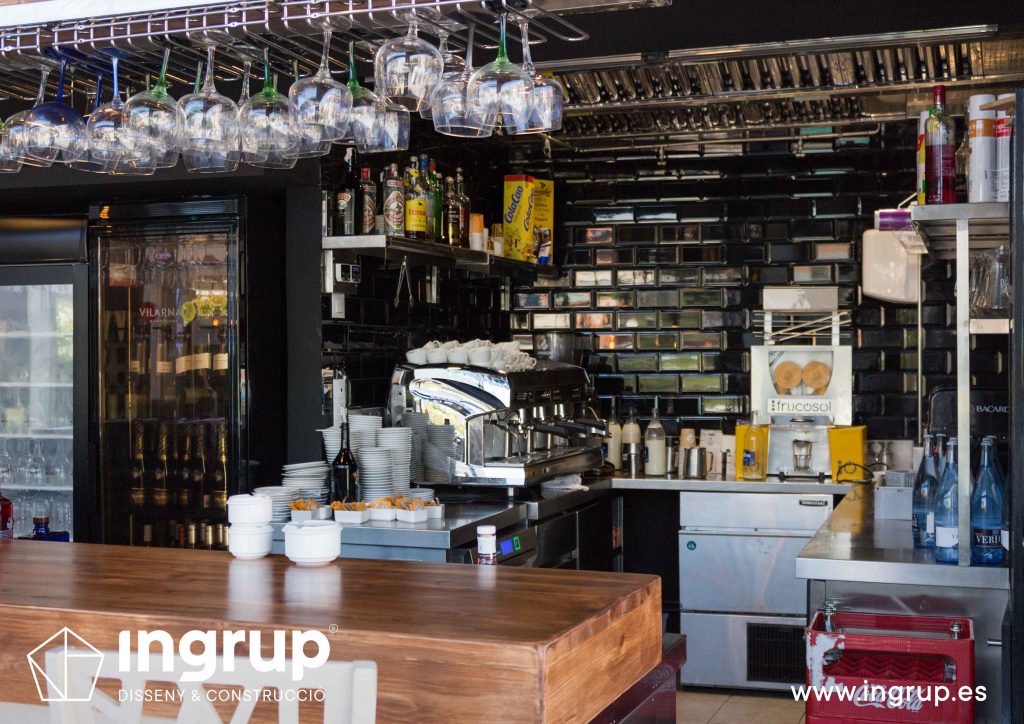 10 nueva cocina restaurante ohtapa ingrup estudi diseno construccion obra reforma alicatado negro metro nuevo