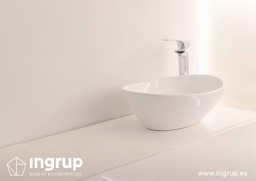 11 detalle griferia lavamanos diseno mobiliario decoracion ingrup estudi diseno construccion retail granollers barcelona