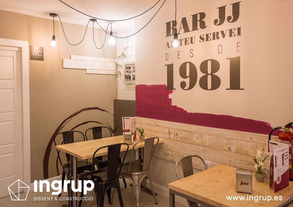 12 detalle vinilo comedor interior pintura decorativa madera decoracion iluminacion mobiliario restauracion ingrup estudi diseno construccion retai granollers barcelona