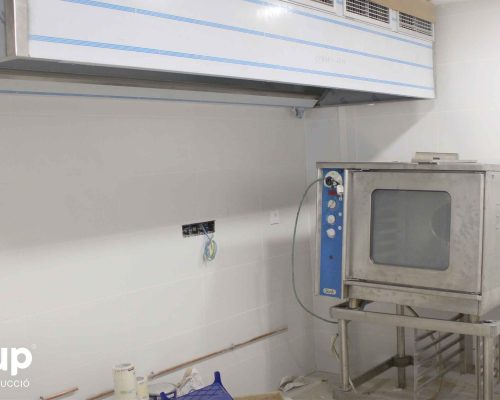 13 instalacion maquinaria industrial cocina horno campana humos ingrup estudi diseno construccion retail granollers barcelona