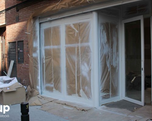 13 pintura decorativa marco cristalera entrada ingrup estudi estudio diseno construccion retail rotulacion granollers barcelona interiorismo