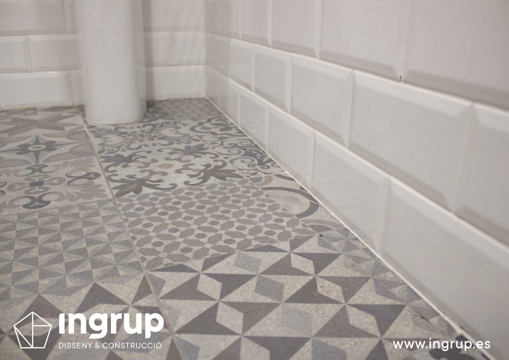 15 detalle suelo pavimento gres hidraulico decoracion iluminacion mobiliario restauracion ingrup estudi diseno construccion retai granollers barcelona