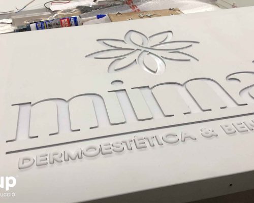 21 fabricación diseno instalacion rotulo cajon luminosos led letras corporeas metacrilato fresado ingrup estudi estudio diseno construccion retail rotulacion granollers barcelona interiorismo