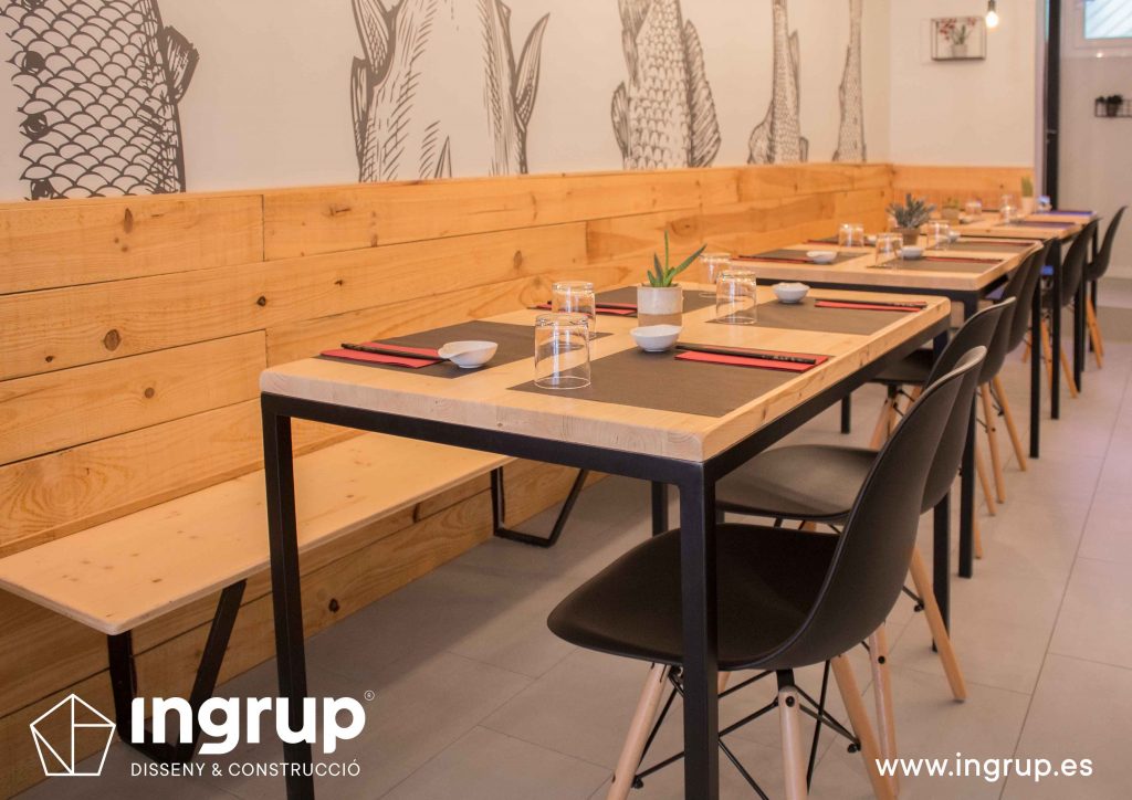 009 banco madera fabricación salon sushi reforma integral mobiliario fabricacion interiorismo ingrup estudi diseno construccion granollers barcelona