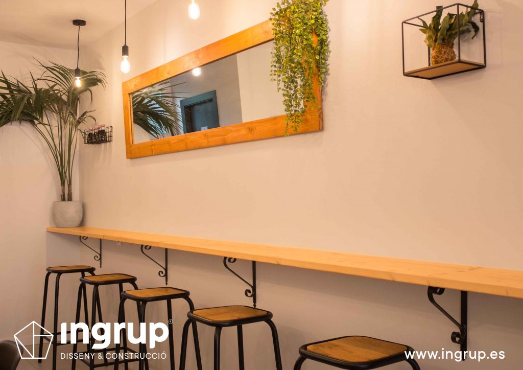 011 decoracion barra auxiliar iluminacion led interiorismo ingrup estudi diseno construccion granollers barcelona