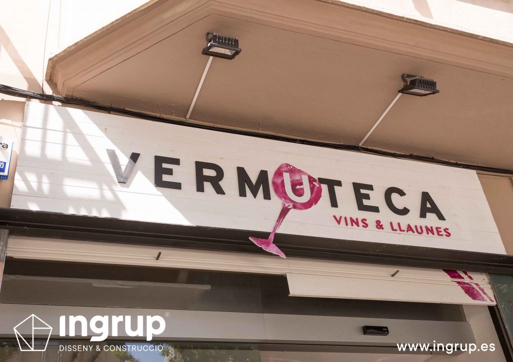 02 fabricacion rotulo madera letras corporeas vermuteca ingrup estudio diseno construccion retail granollers barcelona