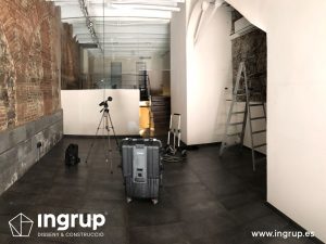 03 antes interior salon principal reforma integral local comercial vermuteca interiorismo 3d ingrup estudi diseno construccion retail granollers barcelona