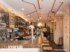 04 despues salon principal barra interiorismo reforma integral local comercial vermuteca interiorismo 3d ingrup estudi diseno construccion retail granollers barcelona