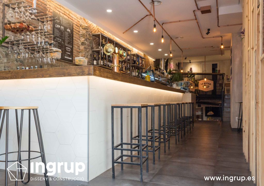08 nueva barra vermuetca mobiliario fabricacion a medida iluminación led perimetral ingrup estudio diseno construccion retail granollers barcelona
