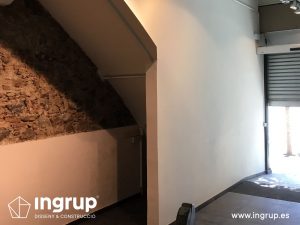 09 antes entrada reforma integral local comercial vermuteca interiorismo 3d ingrup estudi diseno construccion retail granollers barcelona