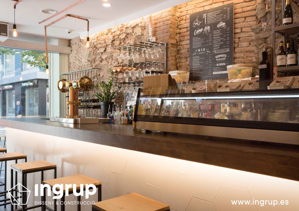 10 nueva barra sobre mader a medida ingrup estudio diseno construccion retail granollers barcelona