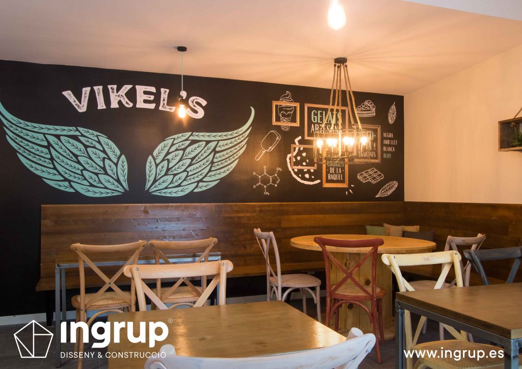 008 comedor entrada decoracion vinilos pared impresion fabricacion iluminacion mobiliario a medida ingrup estudi diseno construccion retail granollers barcelona