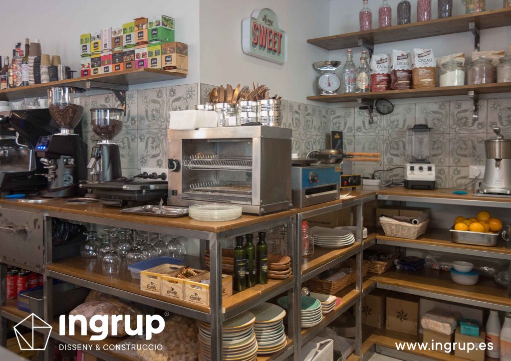011 contrabarra estanterias fabricacion propia a medida madera acero ingrup estudi diseno construccion retail granollers barcelona