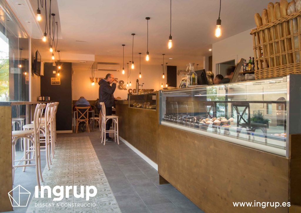 012 distribuidor barra comedor iluminacion led vintage ingrup estudi diseno construccion retail granollers barcelona interiorismo reforma integral