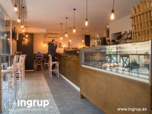 14 despues nueva barra a medida frabricacion mueble madera ingrup estudi diseno construccion retail granollers barcelona