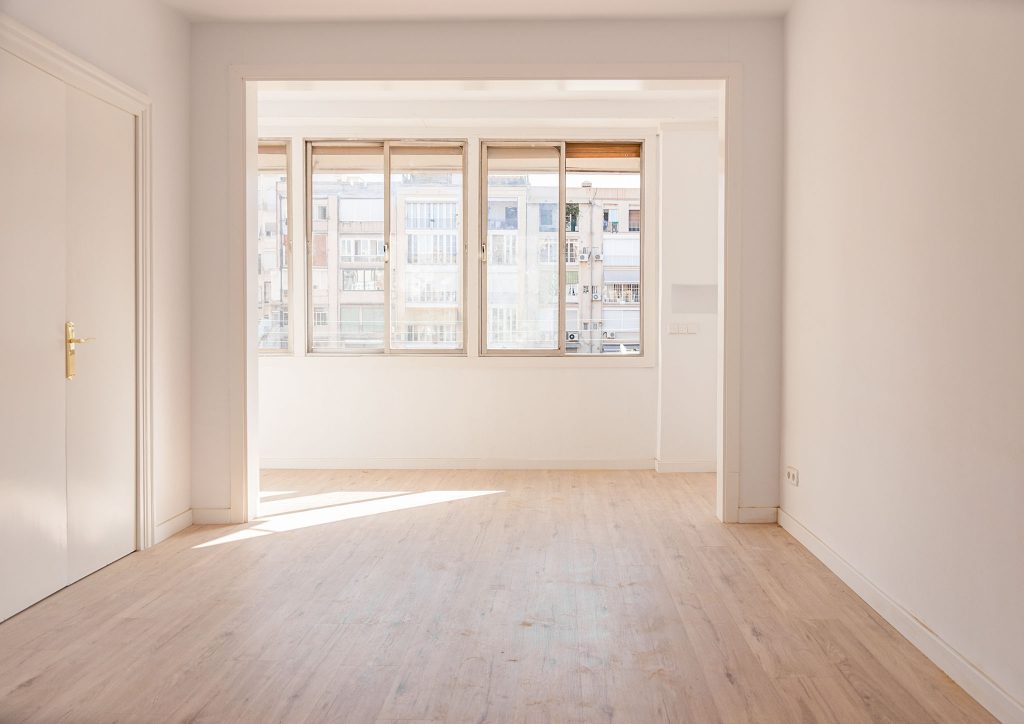 001 intro reforma integral piso barcelona rehabilitacion parquet pintura iluminacion electricidad fontaneria ingrup estudio diseno construccion retail granollers barcelona